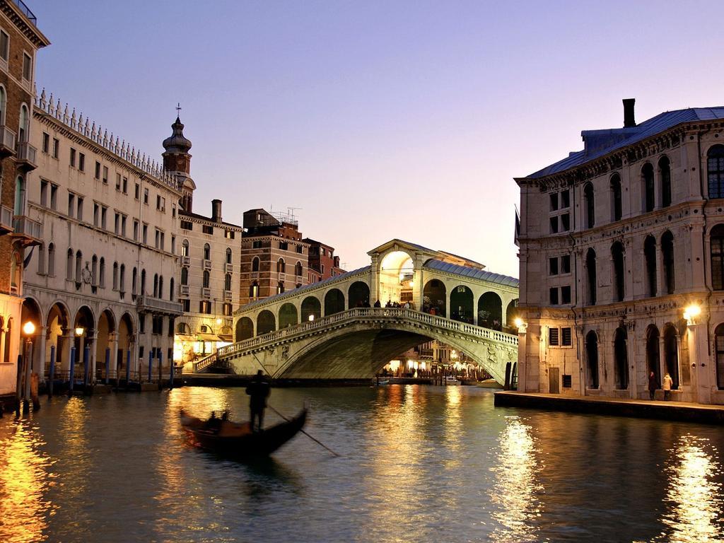 Ca' Laura - Murano Centro - 10 Min From Venice Bagian luar foto