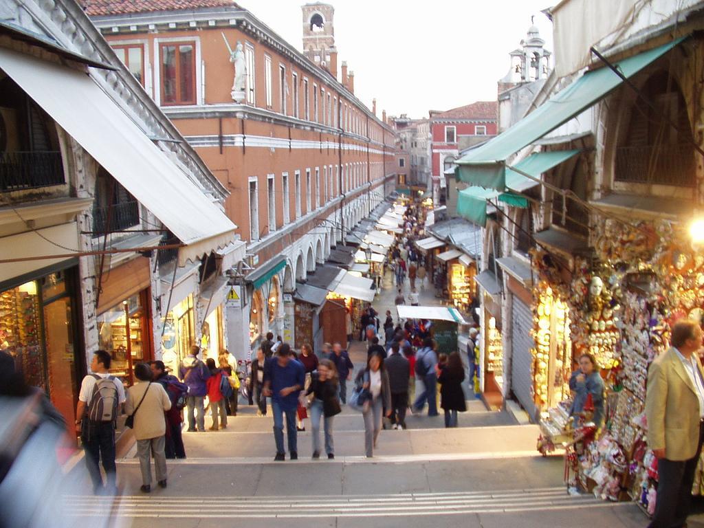 Ca' Laura - Murano Centro - 10 Min From Venice Bagian luar foto